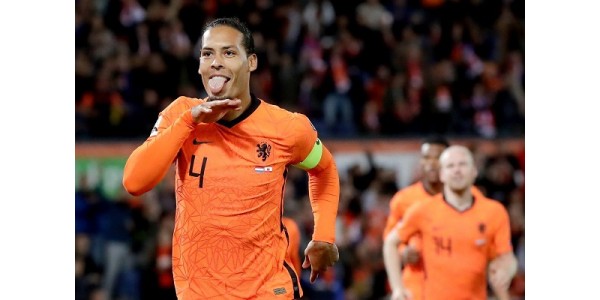 Cinco jugadores marcaron goles en un solo partido de Holanda